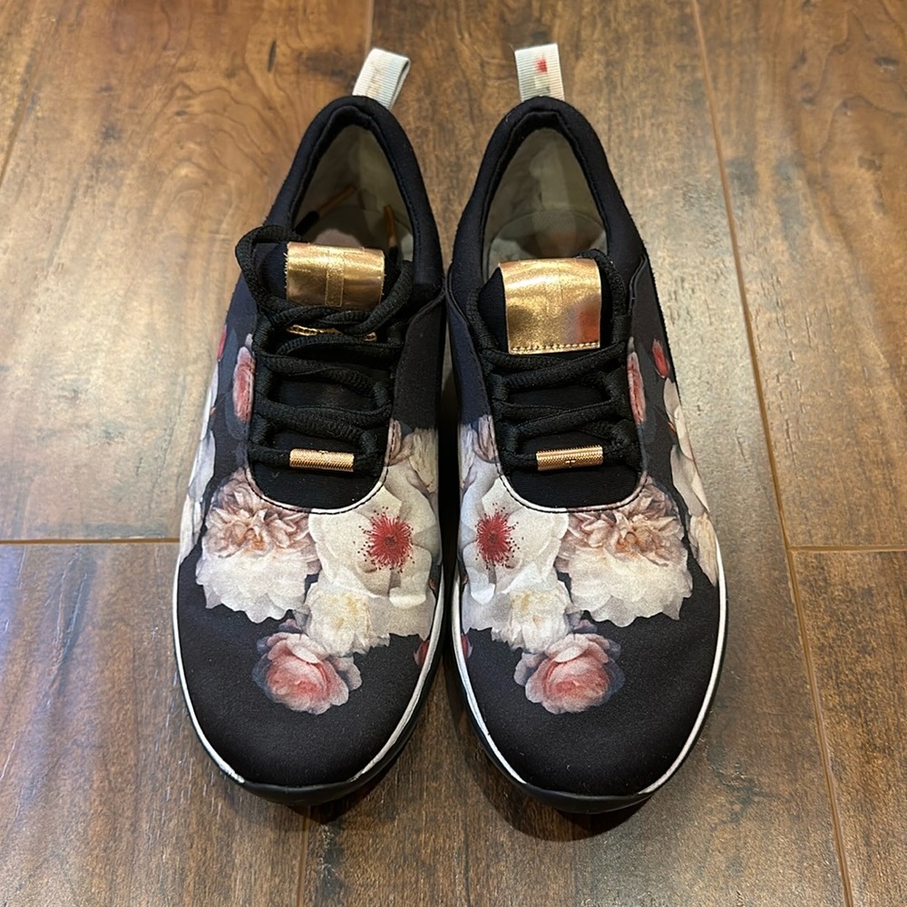 Ted Baker a black sneakers European Size 37/ US 6